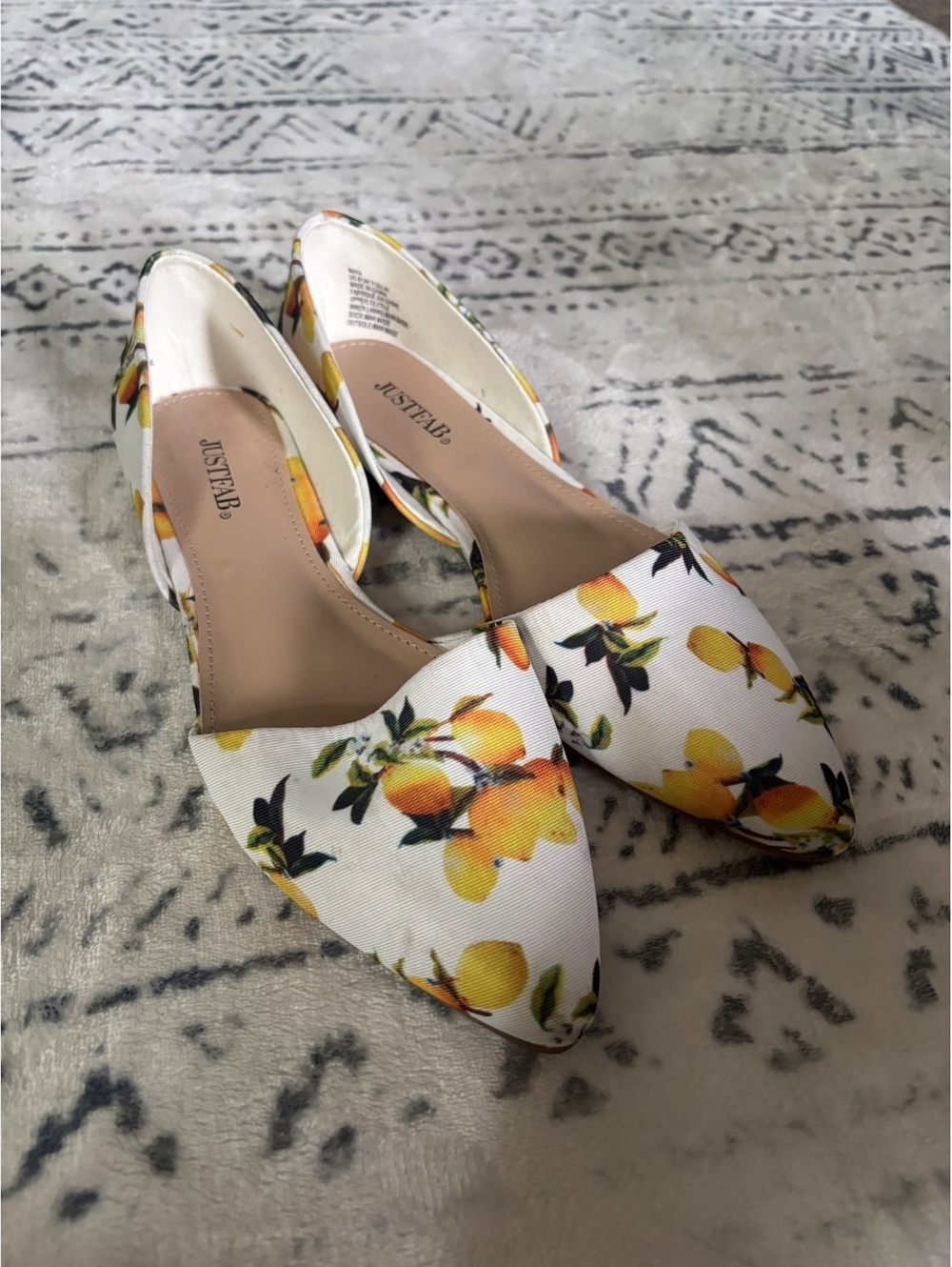 JustFab Maya Women's Pointed Toe Flats with Lemon Print, Size 9